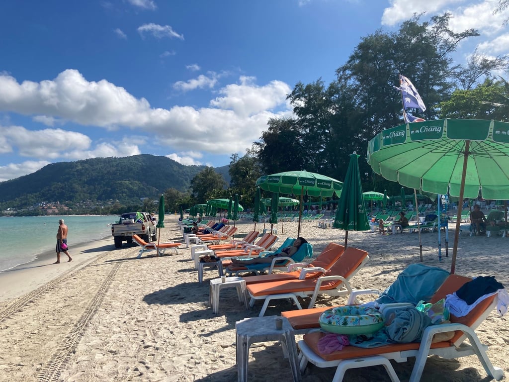 Nur sehr langsam kommt der Tourismus wieder in Schwung. Thailand will die Einreiseregeln für zweifach geimpfte Touristen voraussichtlich ab Juni weiter lockern.