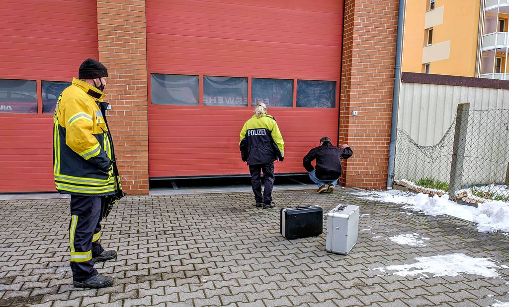 Im Gerätehaus der Feuerwehr Gräfenhainichen wurde im Jahr 2021 eingebrochen. Dort verschwand ein hydraulisches Gerät.
