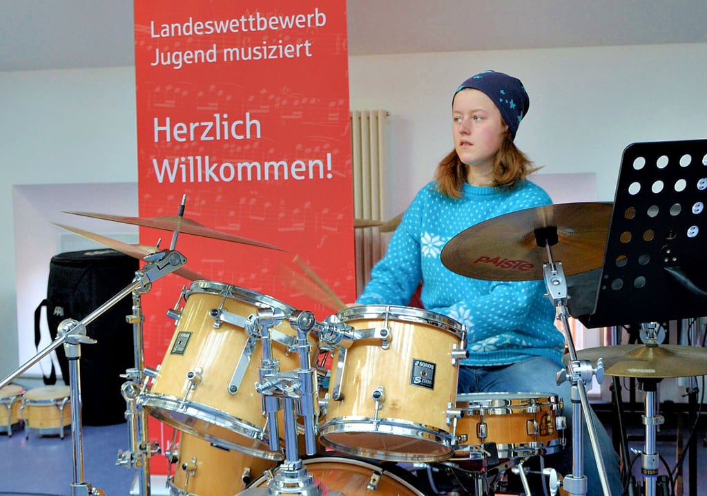 Luise Schulz begann ihren Wettbewerbsbeitrag in Stendal als Solo-Schlagzeugerin am Drumset.
