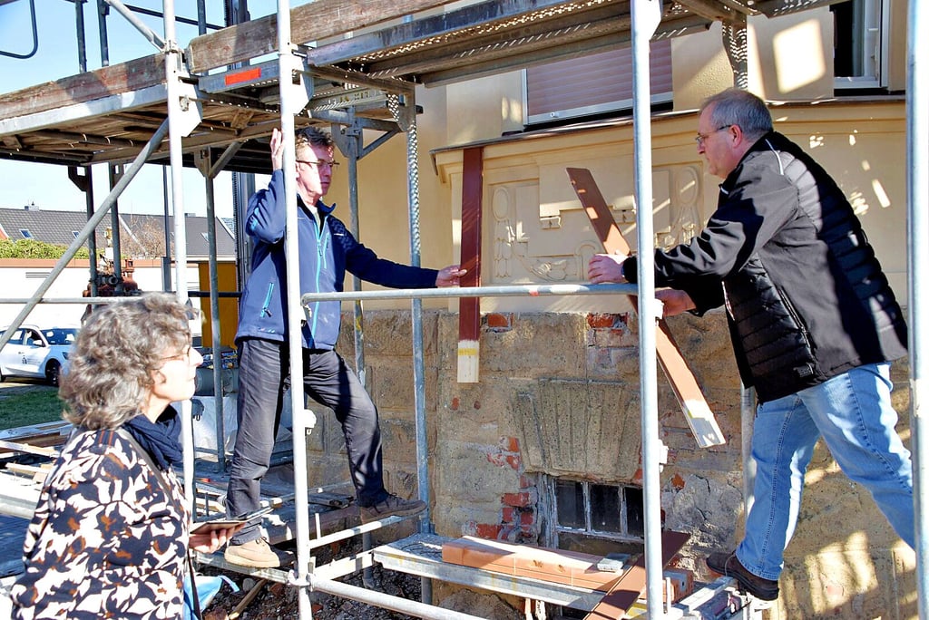 Das Ziel bei der Sanierung der Direktoren-Villa in Schönebeck: maximale Originalgetreue. Dazu arbeiten die Baufirmen, der Denkmalschutz, die Planer und das Imuset eng zusammen.