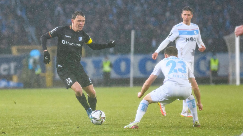 FCM-Kapitän Alexander Bittroff am Ball bei der Niederlage in Berlin.
