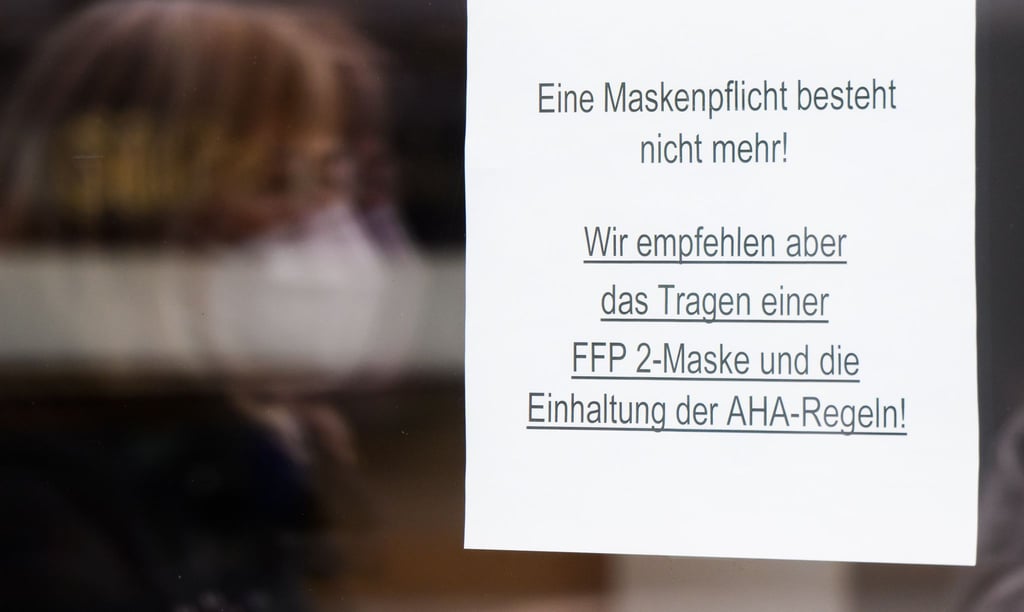 Die Maskenpflicht ist in weiten Teilen Deutschlands entfallen. Empfehlungen aber sind geblieben.