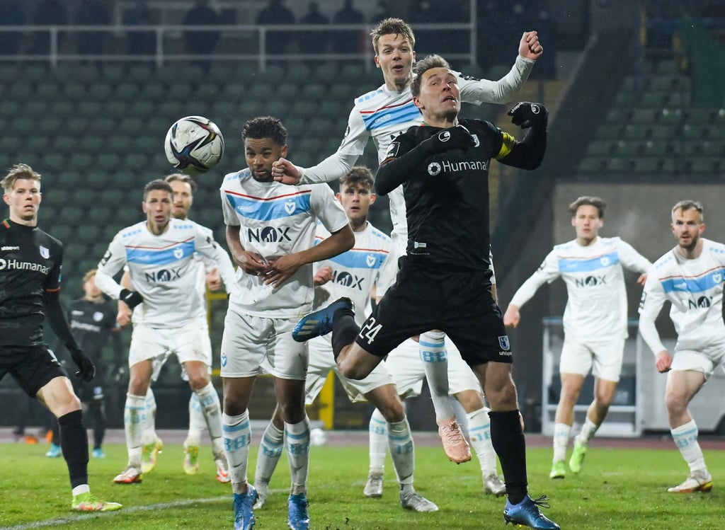 War völlig enttäuscht nach seinem Comeback: Alexander Bittroff (vorn/ gegen Christopher Theisen).