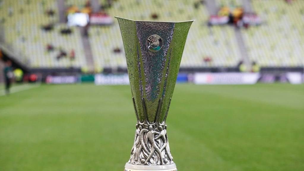 Pokal der Leipziger Sehnsüchte: die Europa-League-Trophäe