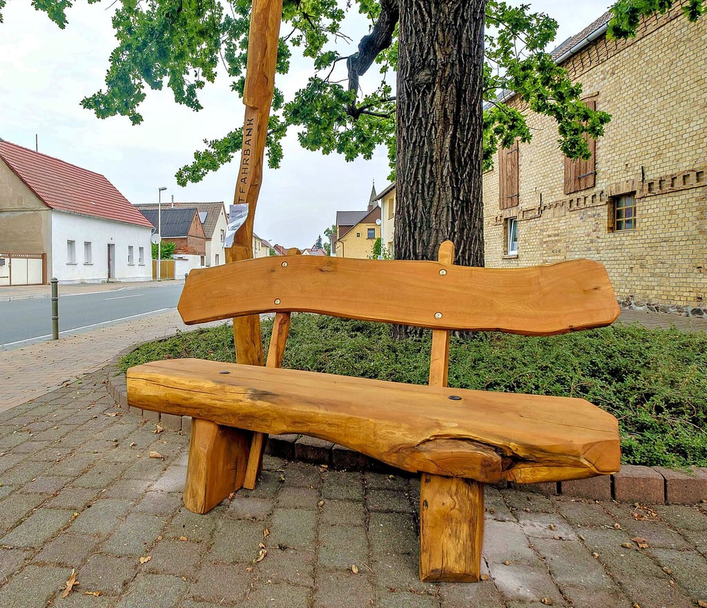 In Trebitz (Bad Schmiedeberg) wurde 2020 die erste Mitfahrbank aufgestellt.