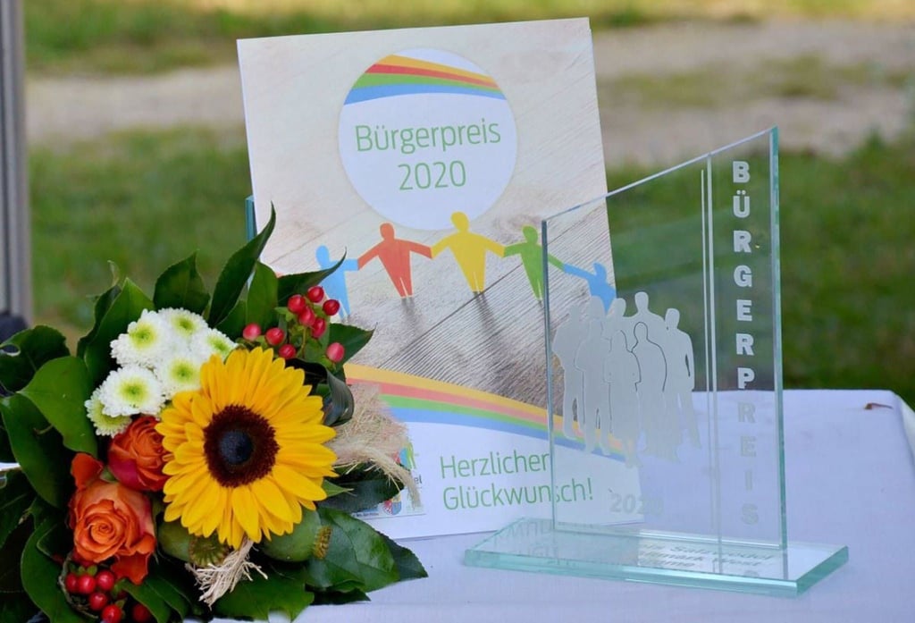 Der Bürgerpreis des Altmarkkreis Salzwedel wird 2021 in den drei Kategorien "Alltagshelden", "Lebenswerk" und "Ehrenamt in der Kinder- und Jugendarbeit" vergeben.