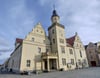 Das Rathaus in Coswig mit dem Büro des Bürgermeisters. Lediglich Axel Clauß (parteilos) ist von vorn herein als Mitglied im Aufsichtsrat der Wohnungsbaugesellschaft gesetzt.