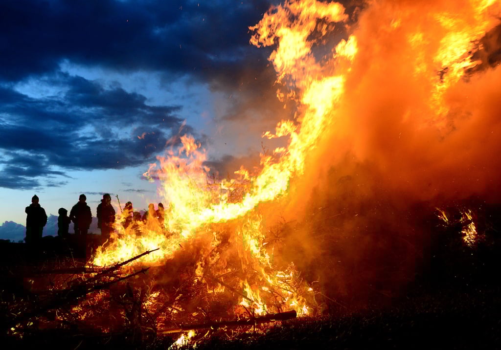 In Wolmirstedt dürfen die Osterfeuer wieder lodern.