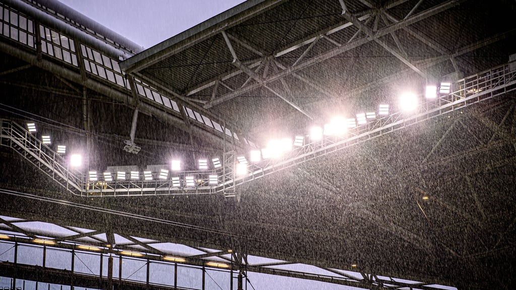 Regenkleidung zu empfehlen: Die Fans von RB Leipzig sollten sich dick einpacken.