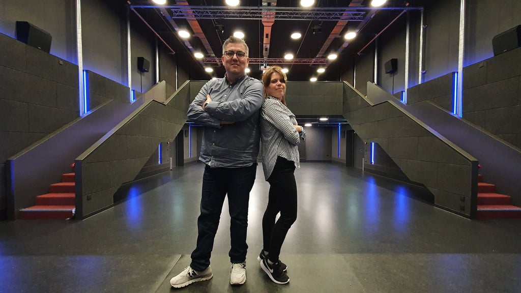 Thomas Hiller und Laura Laabs stehen auf Halles neuster Partybühne. Hier im MMZ steigt am 14. Mai die erste "Halle Nacht"