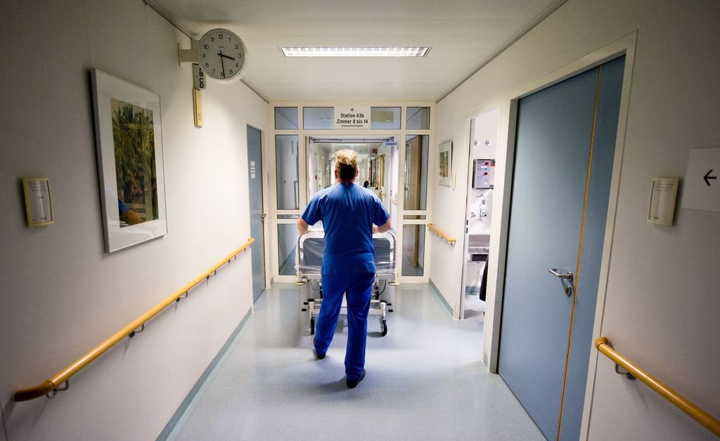 Sachsen-Anhalts Krankenhäuser suchen händeringend nach Pflegekräften.