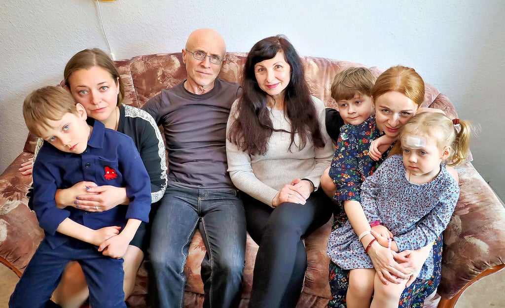 Die Großstadt-Familie aus Charkiw ist froh, in Allstedt in Sicherheit zu sein, bangt aber um jene, die sie zurücklassen mussten.
