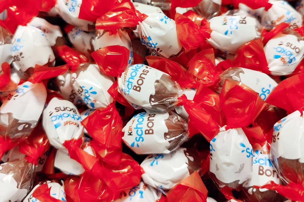 Knapp zwei Wochen vor Ostern ruft Ferrero in Deutschland einige Chargen verschiedener Kinder-Produkte zurück - darunter Schoko-Bons mit einem Mindesthaltbarkeitsdatum zwischen Mai und September 2022.