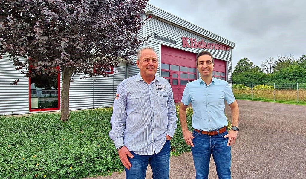 Andreas Klickermann (links) hat seine Spedition an Andreas Seubert übergeben.