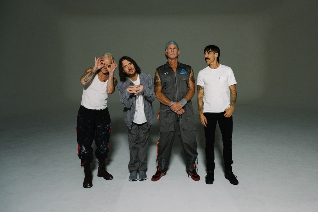 Flea (Bass, l-r), John Frusciante (Gitarre), Chad Smith (Schlagzeug) und Anthony Kiedis (Gesang) sind die Red Hot Chili Peppers.