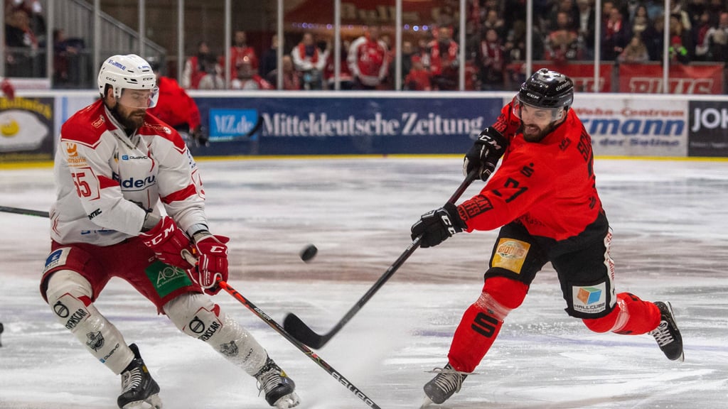 Die Saale Bulls sind in den Playoffs an den Eisbären Regensburg gescheitert.