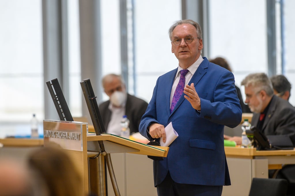 Ministerpräsident Reiner Haseloff lobte die Entscheidung, dass Kriegsflüchtlinge ab 1. Juni Grundsicherung wie etwa Hartz-IV-Empfänger erhalten sollen.