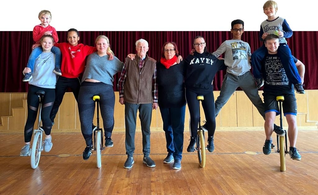 Die Einrad-Gruppe aus Dingelstedt hat dieser Tage endlich ihr Training im Dorfgemeinschaftshaus wieder aufnehmen können.