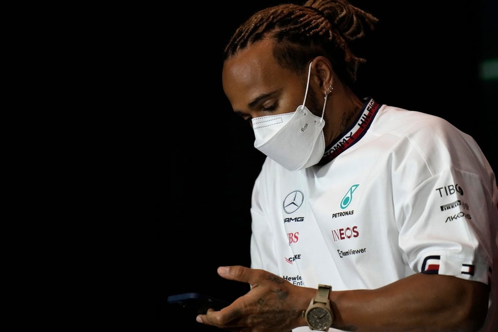 Lewis Hamilton teilte mit, dass er unter „mentalen und emotionalen Problemen“ leide.