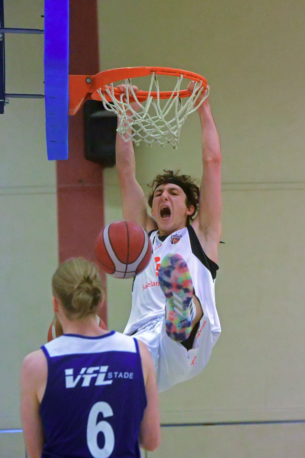 So sieht Entschlossenheit aus: Leo Alban beim Dunk.