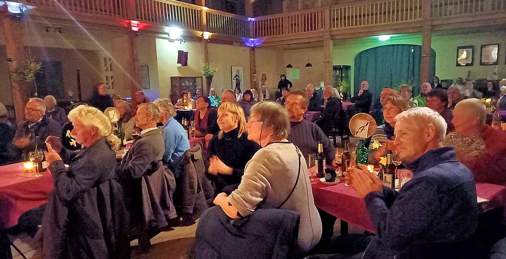 Der Festsaal im Simonettihaus war Freitagabend gut besucht.