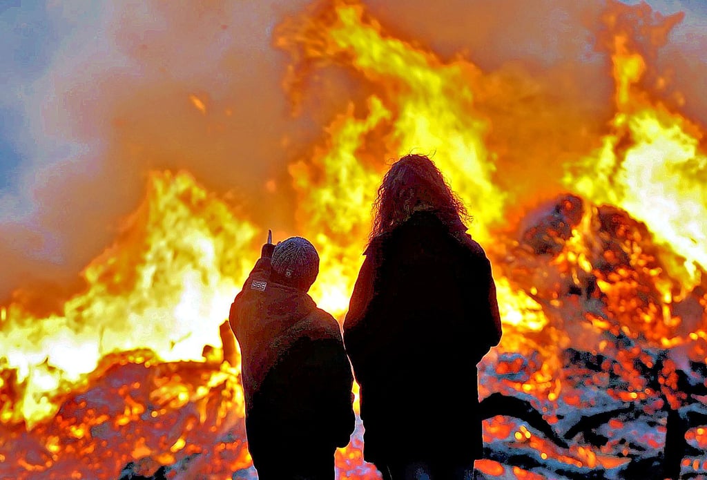 An Gründonnerstag und Ostersamstag brennen in Orten des südlichen Saalekreises einige Osterfeuer.