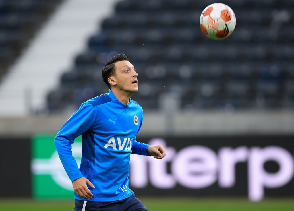 Mesut Özil hat beim türkischen Erstligisten Fenerbahce Istanbul noch zwei Jahre Vertrag.