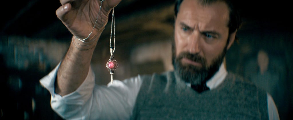 Jude Law als Albus Dumbledore in einer Szene des Films „Phantastische Tierwesen 3: Dumbledores Geheimnisse“