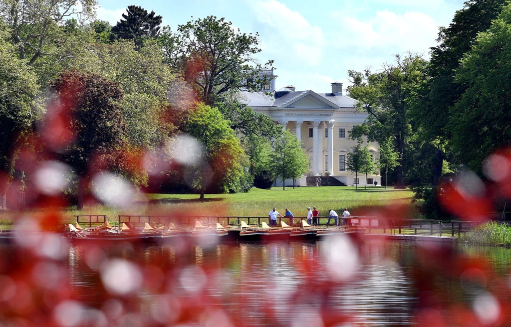 Blick in den weltberühmten Wörlitzer Park mit dem Schloss. Das zum Unesco-Welterbe gehörende Dessau-Wörlitzer Gartenreich ist Anziehungspunkt für tausende Touristen.