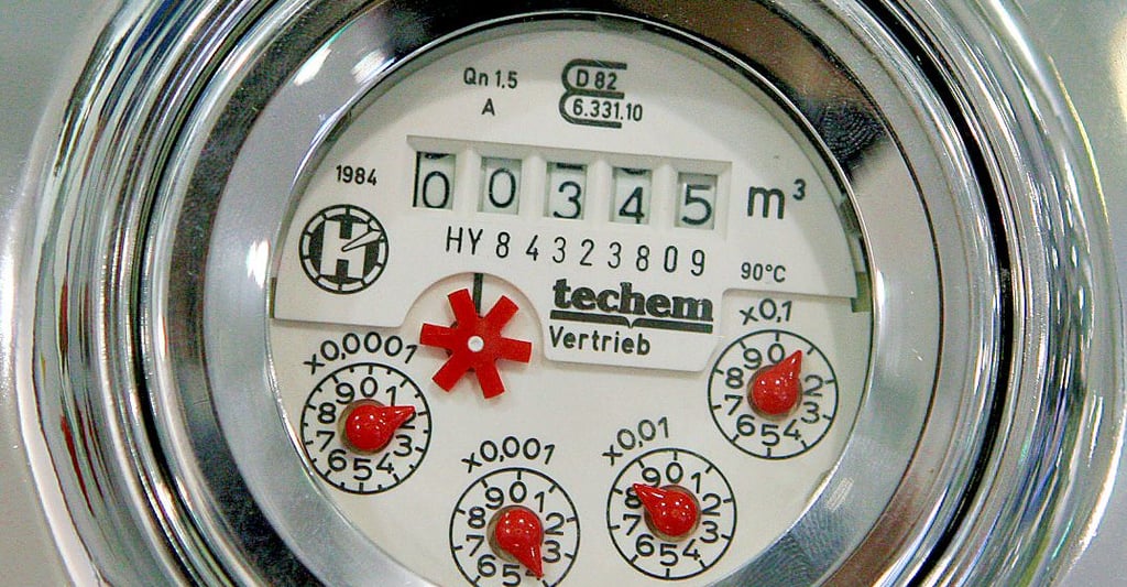 Wer im Gebiet des Wasser- und Abwasserverbandes Holtemme-Bode Regenwasser für Toilette und Waschmaschine nutzen möchte, muss einen Wasserzähler an seiner Zisterne installieren.