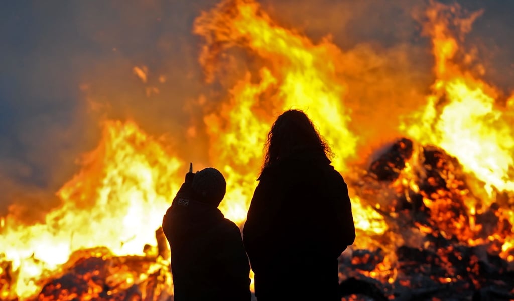 Zu Ostern gehört in Anhalt traditionell ein Feuer.