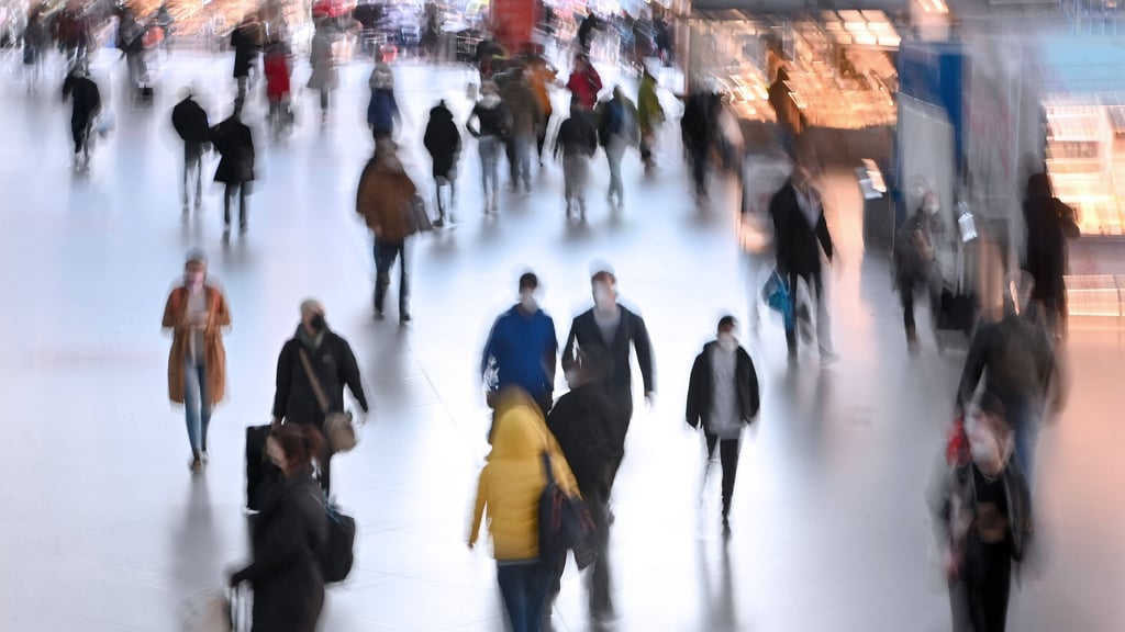 Nach den Angaben stammt rund ein Drittel der ausländischen Bevölkerung wie schon im Vorjahr aus der EU.