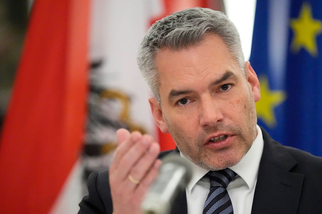 Österreichs Kanzler Nehammer hat sich als erster EU-Regierungschef seit Kriegsbeginn mit dem russischen Präsidenten Putin getroffen.