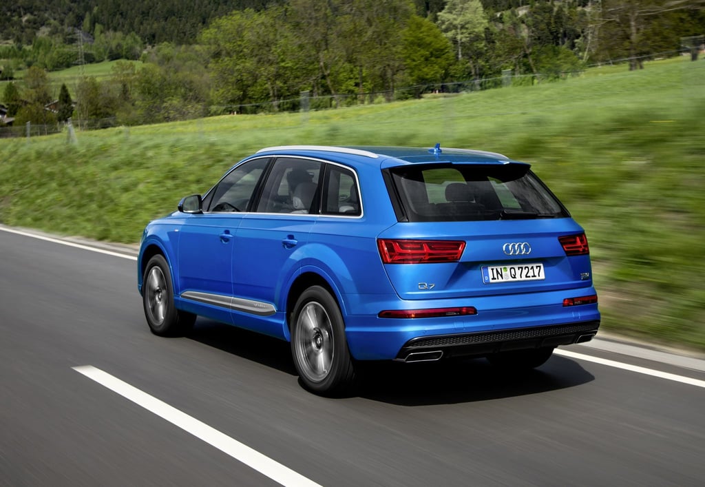 Brause-Brocken: Mit dem großen, sportiven Q7 startete Audi sein SUV-Zeitalter. Mittlerweile beginnt das Programm beim Q2, geht über Q3 und Q5 sowie deren coupéhafte Sportback-Ableger und gipfelt im Q7 und dessen als Q8 vermarktetes Coupé.