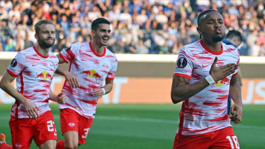 Einmal tief durchpusten: Christopher Nkunku schießt RB Leipzig ins Halbfinale der Europa League.