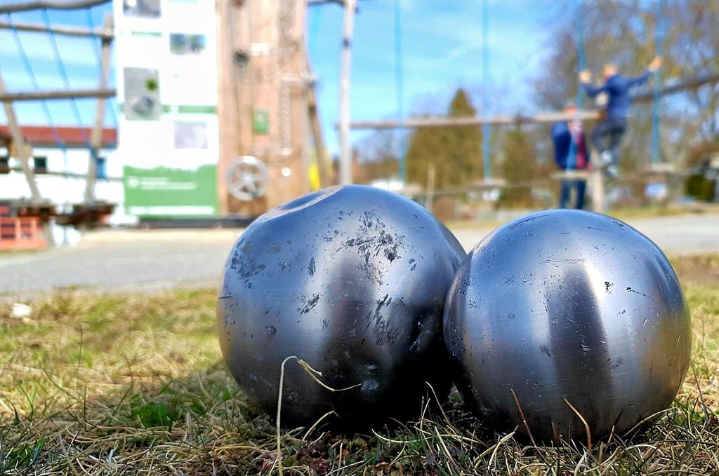 Mehr als 20 Kugeln wurden entlang des interaktiven Erlebnisweges „Harzgeröder KUGELsPASS“ abgebaut und gestohlen.