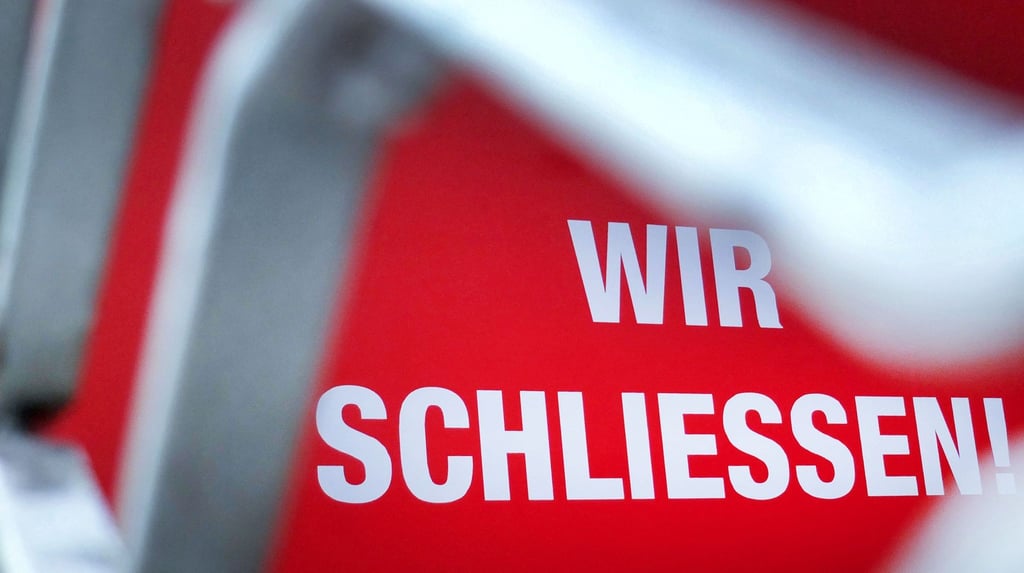 Die Zahl der Firmenpleiten ist zu Jahresbeginn gesunken, allerdings deutet sich für die kommenden Monate ein Anstieg an.