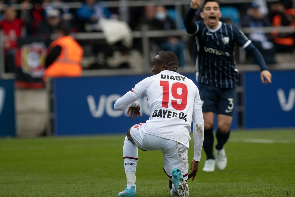 Der Elfmetertreffer vom Leverkusener Moussa Diaby zählte nicht.