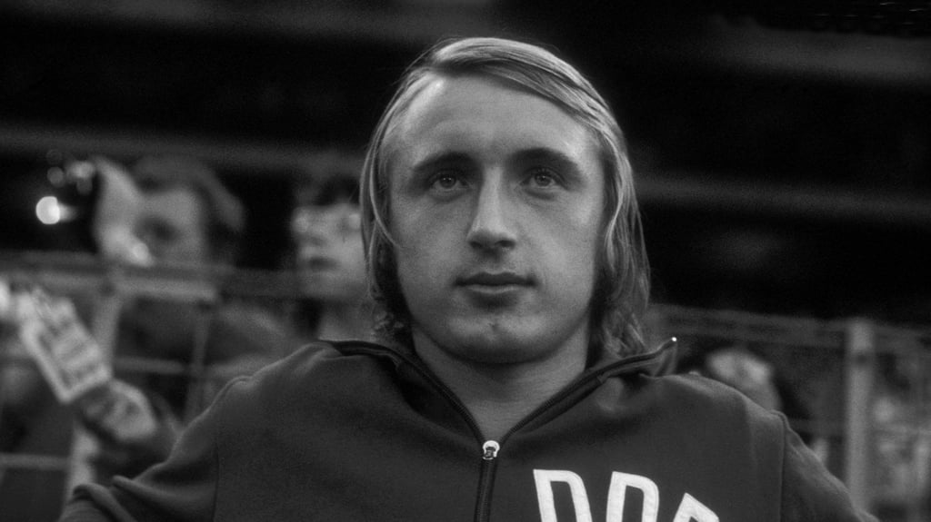 FCM-Legende Joachim Streich - hier 1974 bei einem DDR-Länderspiel -  ist mit 71 Jahren gestorben.