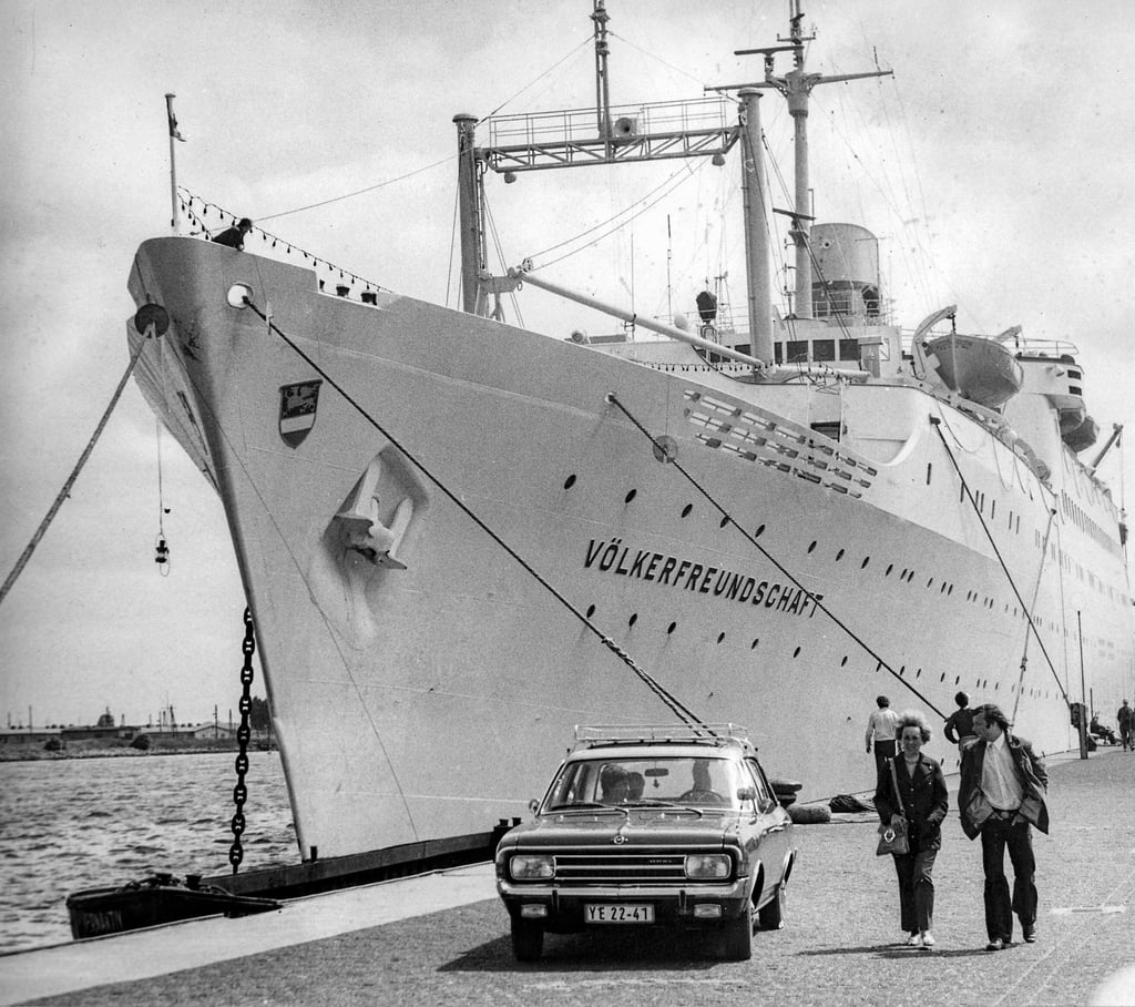DDR-Urlauberschiff "Völkerfreundschaft"