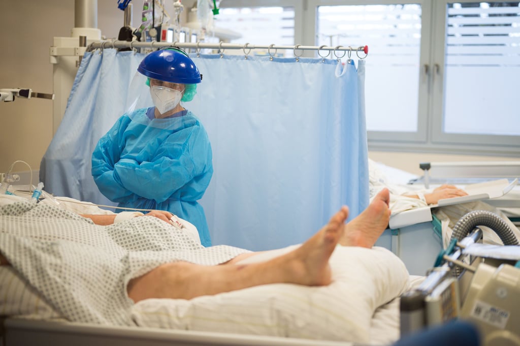 Auf Intensivstationen in Halle sind am Montag zehn mit Corona infizierte Patienten behandelt worden.