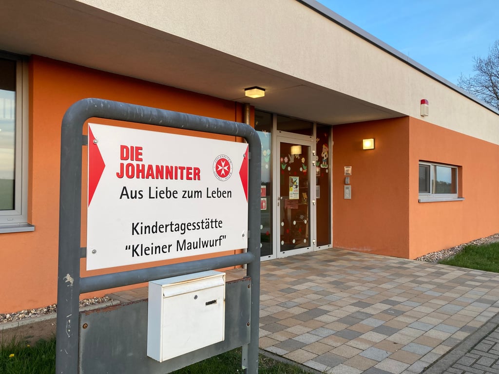 Die Kindertagesstätte "Kleiner Maulwurf" in Beyendorf-Sohlen liegt an der Kreisstraße.
