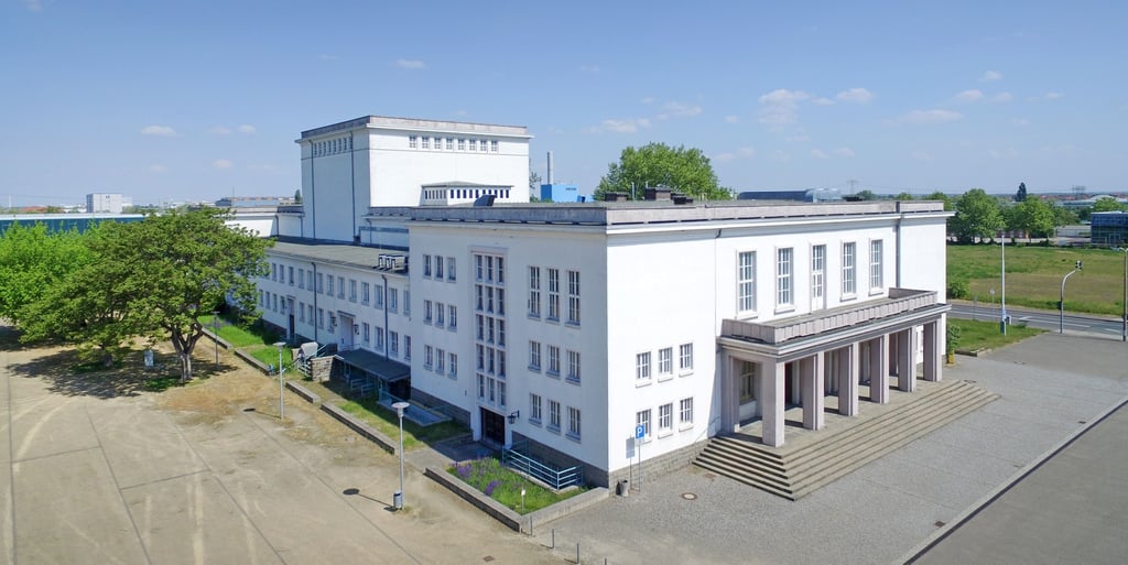Rund um den Kulturpalast in Bitterfeld soll im Juli das Festival "Osten - Neue Bitterfelder Wege" stattfinden.
