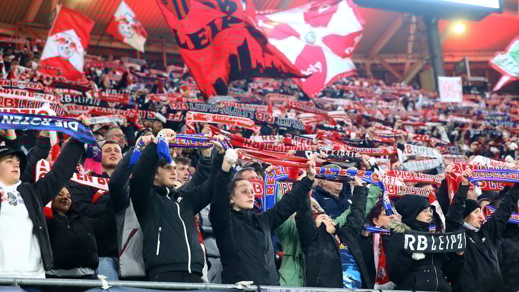 Die RB-Fans fiebern dem DFB-Pokal-Halbfinale am Mittwoch entgegen.