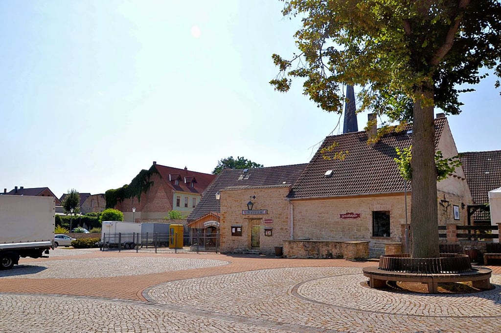Der Platz vor dem Kulturhaus samt den angrenzenden Straßen wird zum Schauplatz des Feierabendmarktes.