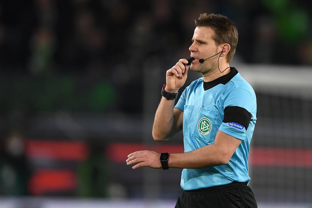Verteidigt den Einsatz des Video-Schiedsrichters in der Fußball-Bundesliga: Schiedsrichter Felix Brych.