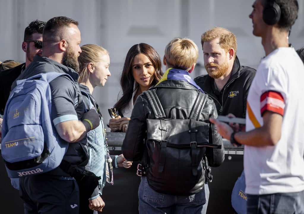 Prinz Harry und Herzogin Meghan sprechen mit ukrainischen Teilnehmern der Invictus Games.