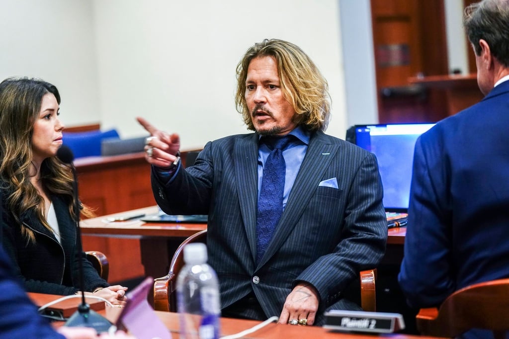 Johnny Depp verlangt von seiner Ex Amber Heard Schadenersatz.