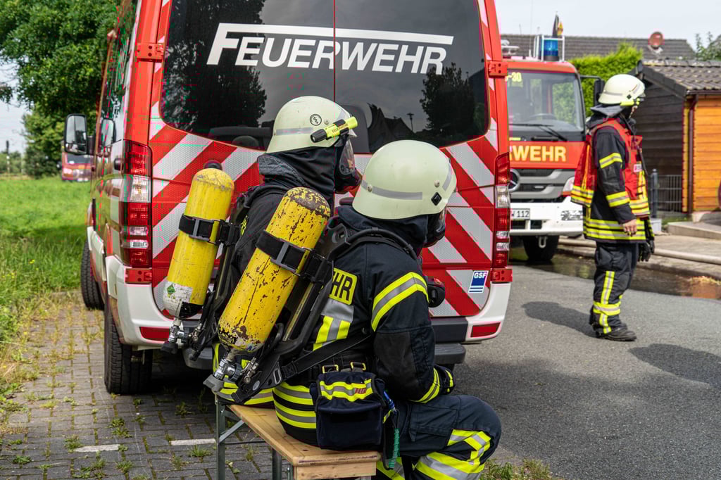 Feuerwehrleute im Einsatz.