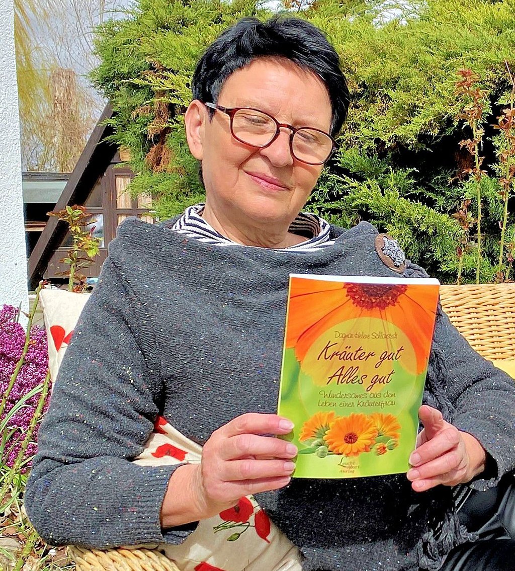 Dagmar Helene Schlanstedt mit ihrem neuen Buch. Für die Autorin ist es bereits die siebte Veröffentlichung.